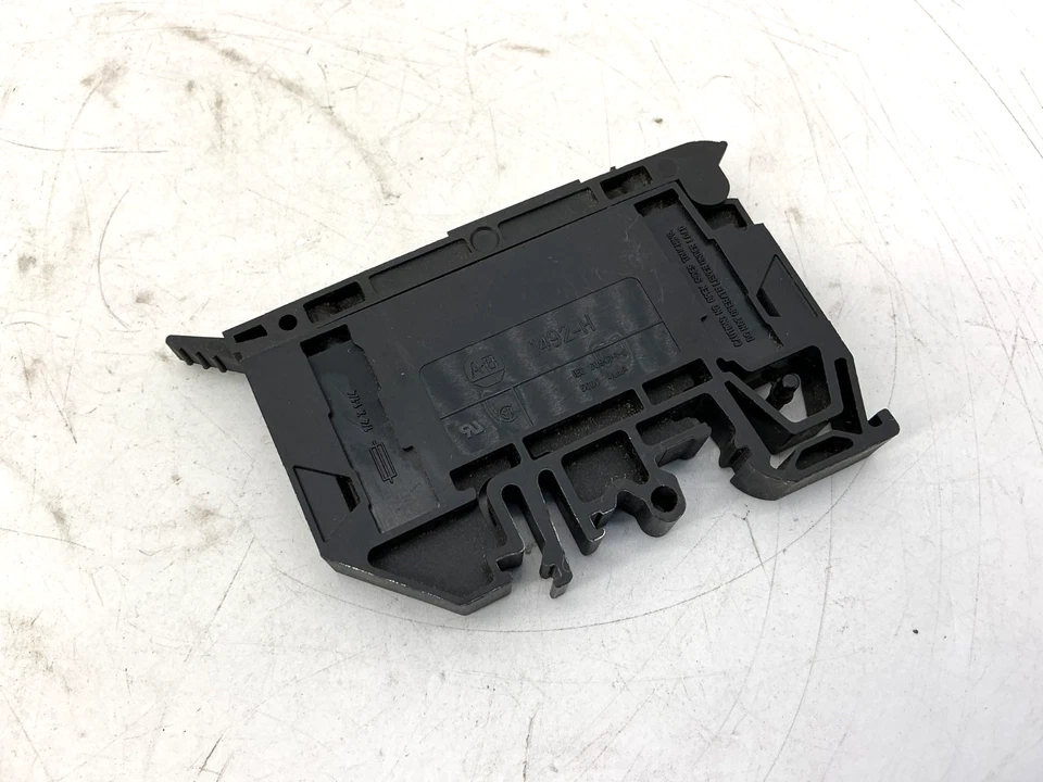 Lot of 5 Allen Bradley 1492-H7 Fuse Holding Terminal Block 1-Pole 500V - Image 2 of 4