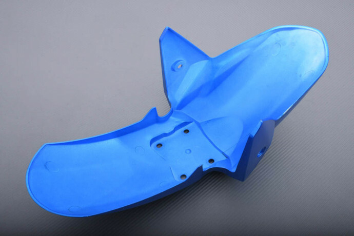 Garde-boue avant bleu Suzuki GSX 250R idéal pour vos trajets urbains