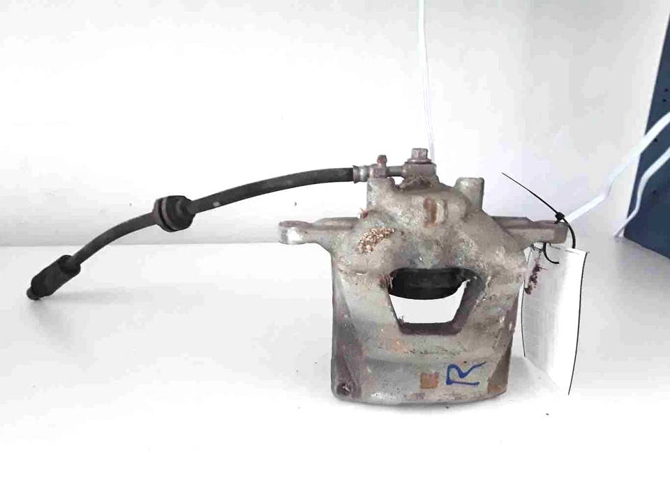 Pinça de freio 2011 - 2013 Chevrolet Cruze hardware pistão direito fabricante de equipamento original - Imagem 3 de 4