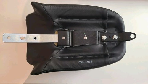 Harley Davidson Passenger Pillion for Iron 883 - Picture 2 of 2