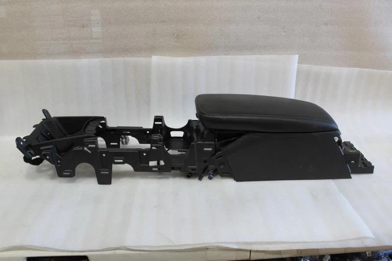 2017 CHEVROLET VOLT FRONT CENTER CONSOLE BLACK 84043469 - Imagem 3 de 4