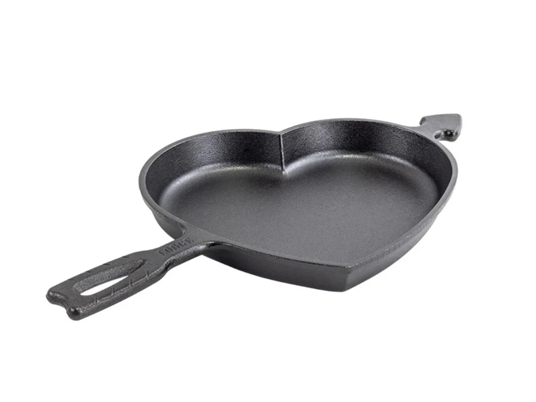 Lodge Cast Iron Heart Shaped Cupid Skillet 9.25 x 8” USA NEW