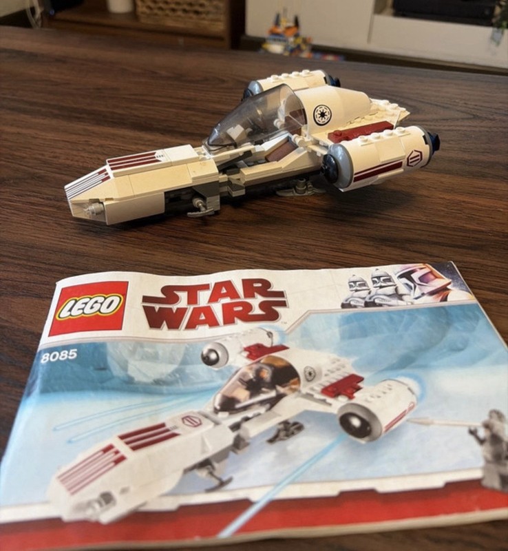 LEGO Star Wars The Clone Wars Freeco Speeder 8085 With Instructions, No Figures