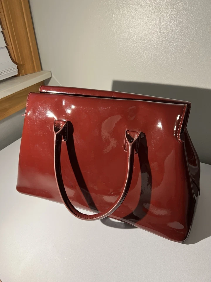 Y2K bebe Los Angeles Large Red Patent Leather Handbag Purse w Interior Pockets - Image 3 of 4