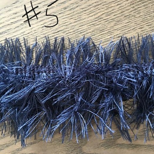 12 Yds. Navy ULTRALASH FRINGE TRIM 2" Wide - 第 1/4 張圖片