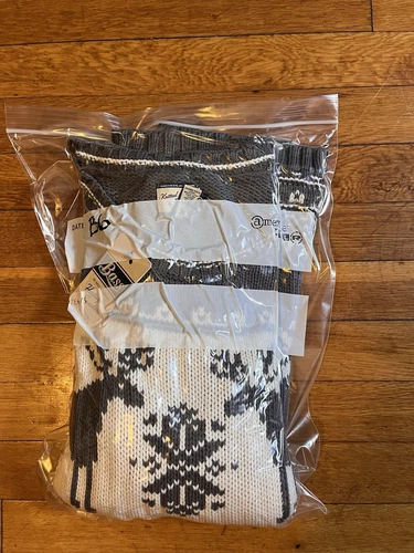 Reindeer Christmas Sweater Women’s Extra Large Grey White All Over Print