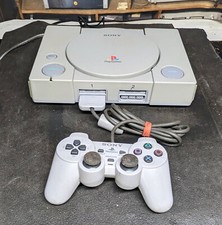 Sony Playstation SCPH-5501 with controller se...