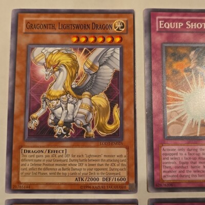 off center yugioh card Magical Hats (25th Anniversary) [PSV-EN033] Super Rare – Jomio and  Rueliete's Cards and Comics main image 0
