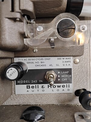 Projecteur De Film 8mm Vintage Bell And Howell – Modèle 245 Chargement Automatique, Fonctionne