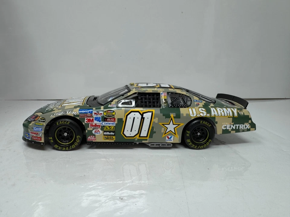 Action Nascar #01 Joe Nemechek U.S. Army 230 Years 2005 Monte Carlo 1:24 Diecast - Image 4 of 4