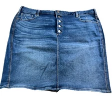 Lane Bryant Denim/Jean Skirt~Straight Fit~(5) Button~(5) Pocket~Size 22