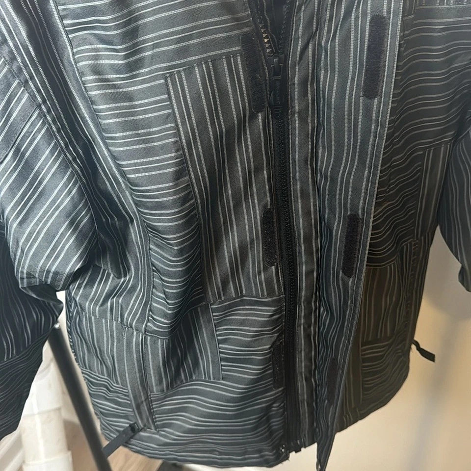 RipZone Core 5000MM Youth Lined Hooded Winter Ski Snowboarding Jacket Size Small - Image 4 of 4