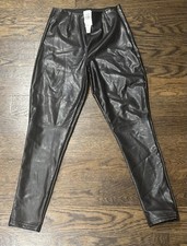 Abercrombie  Fitch Womens Black Vegan Leather Pant Small Short A F Fall New 65 