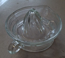 Vintage Clear Glass Lemon And  Orange Fruit Juicer Reamer Squeezer