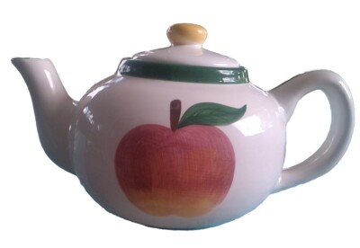 Fancy Apple Teapot w/ Lid Excellent Teacher's Gift Green Trimmed Country Charm