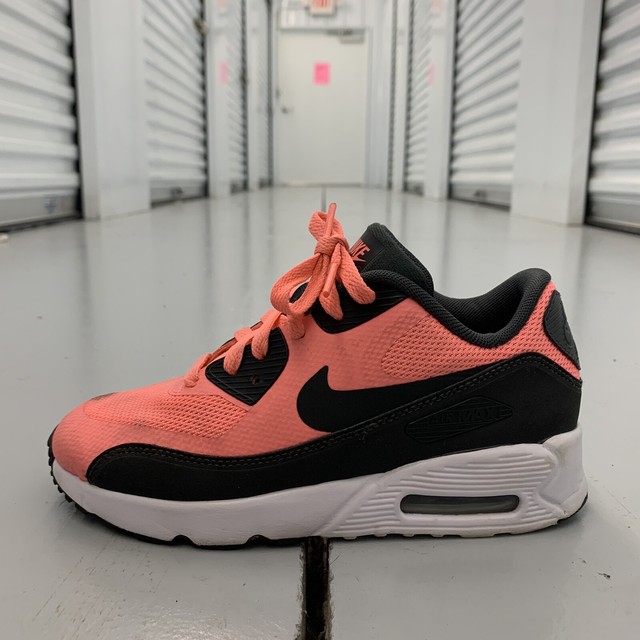 nike youth shoes size 2.5