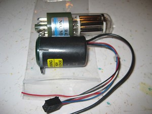 Hamamatsu Photomultiplier tube P/N R4220 with C6270 Socket (For Tecan GENios)