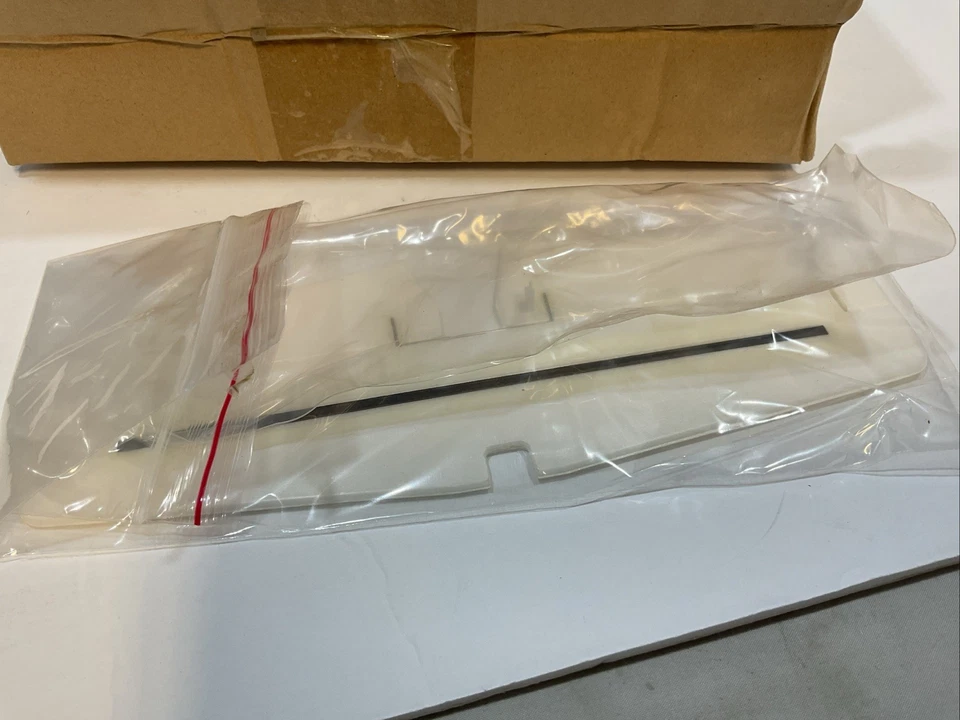 New E-Flite UMX Cessna 182 Horizontal Tail EFLU5625 R/C Airplane Part - Image 2 of 4