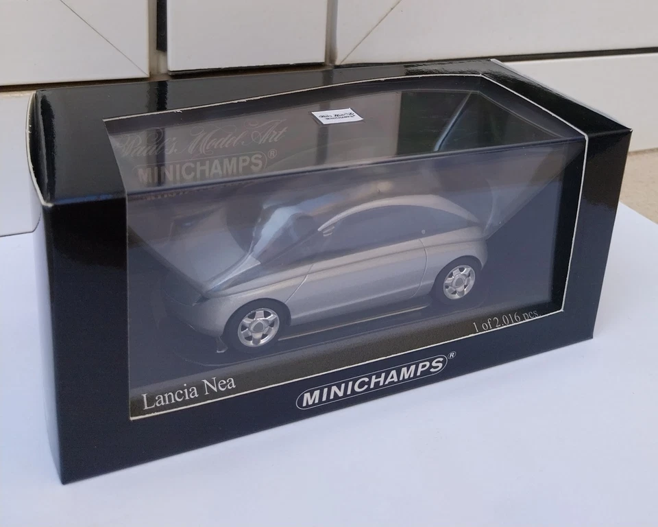 Lancia Nea 2001 silver Minichamps 400125100 MIB 1:43 fiat alfa romeo abarth ford - Imagen 2 de 4