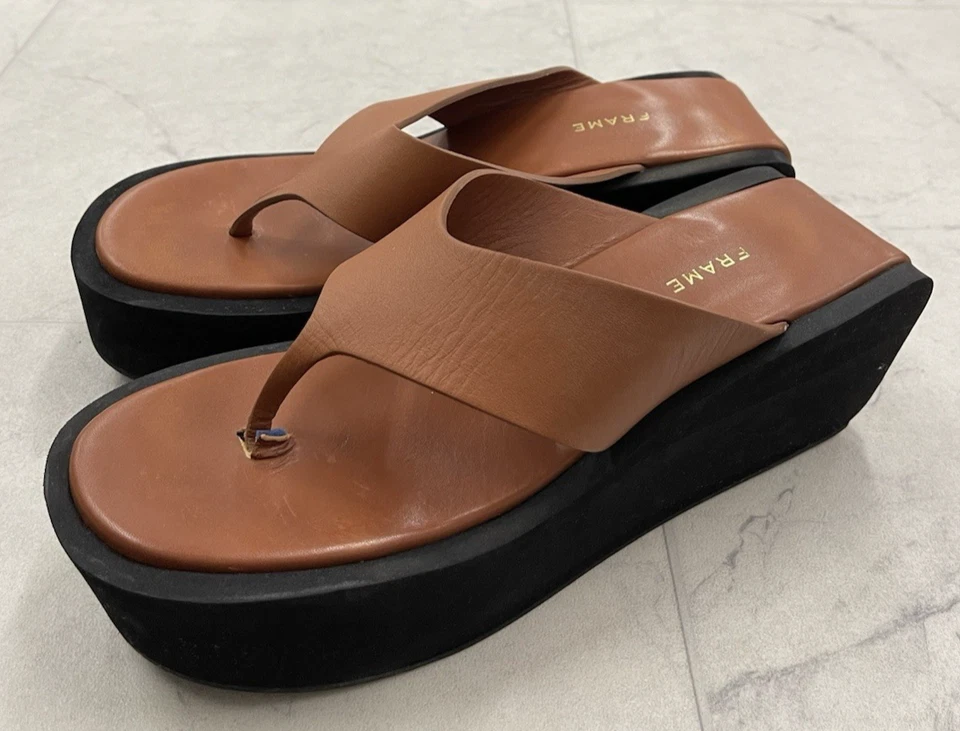 Sandalia con plataforma de tanga de cuero Le Ocean con marco propio en tabaco talla: 40 (EE. UU. 9) Foto 4 de 4