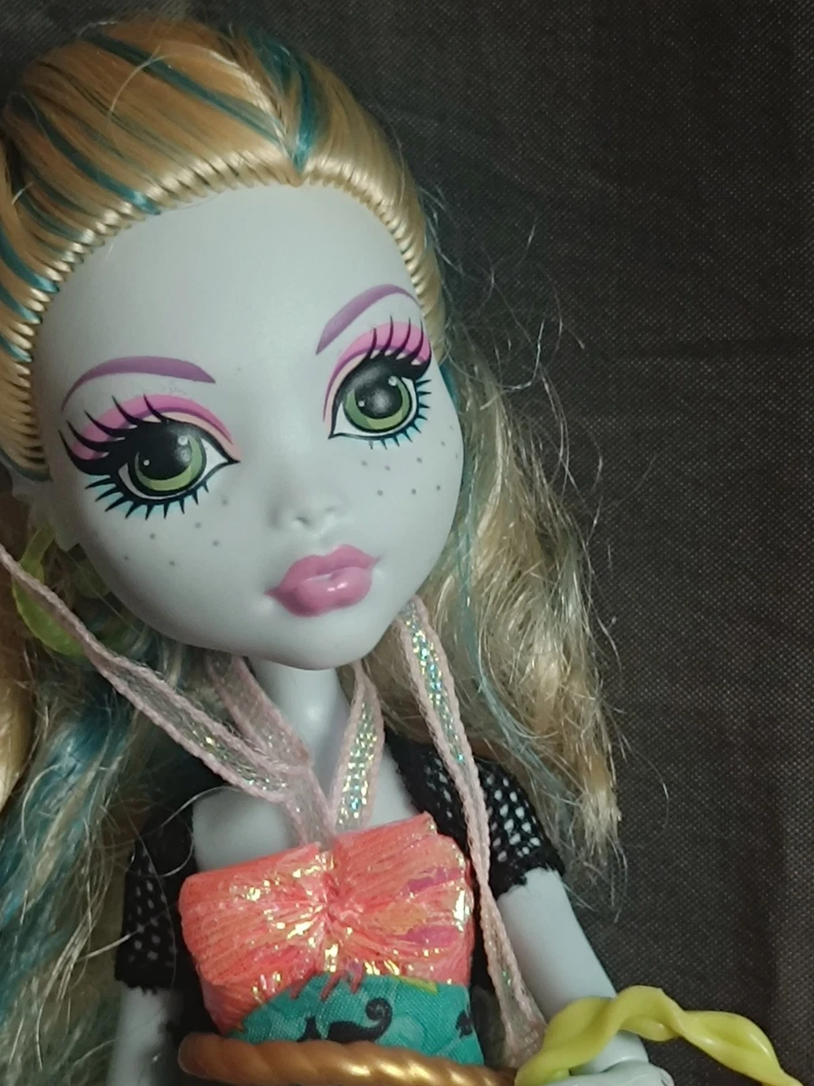 MONSTER HIGH G1 - Muñeca LAGOONA BLUE serie "PICTURE DAY" con stand y peine