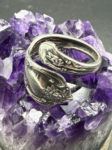 Retro William Rogers Oneida Juliette Pattern Silver Plate Spoon Bypass Ring