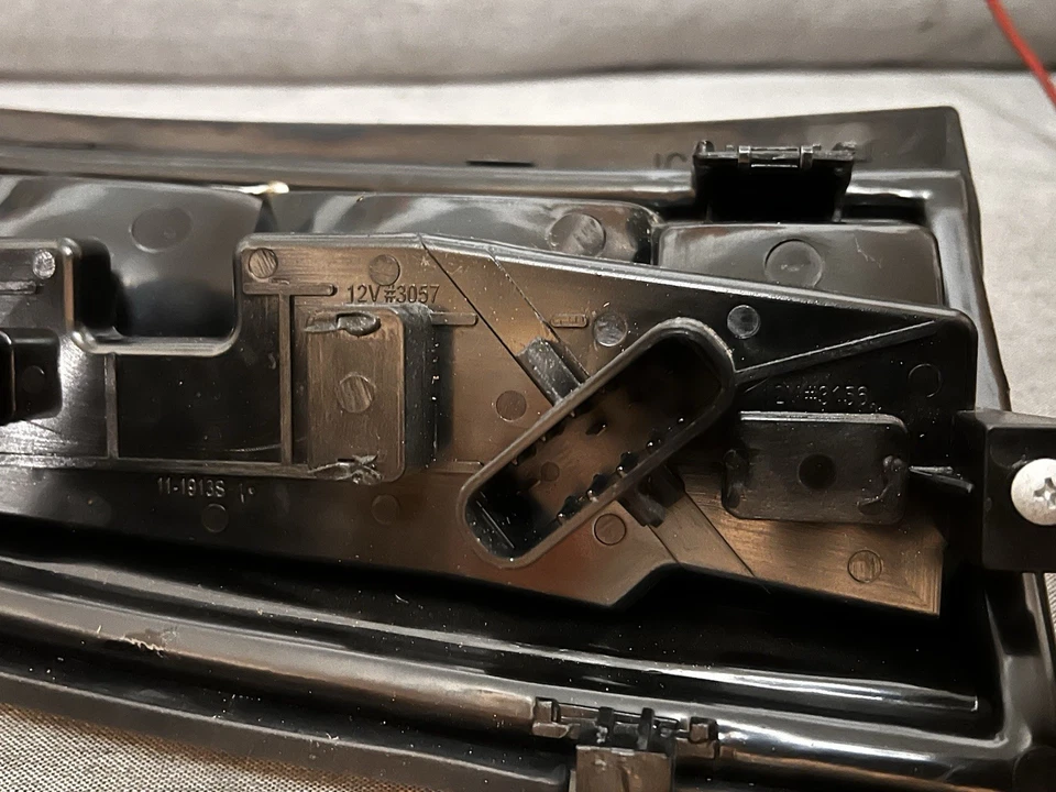 Luz trasera para Chevrolet C1500 88-98 lado del pasajero solamente Foto 4 de 4