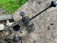 VINTAGE  FERGUSON  TO 35  GAS   TRACTOR -STEERING GEARBOX BASE & SHAFTS -1955