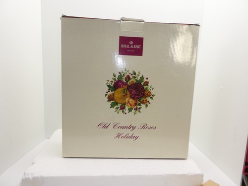 Juego de chips y inmersiones de China Royal Albert Old Country Roses 2006 Holiday Bone sin usar en caja - Imagen 8 de 9