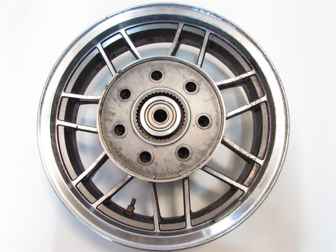 WHEEL REAR MAG RIM HUB ZG1200A VOYGER XII 86 1986 TIRE 41073-1322