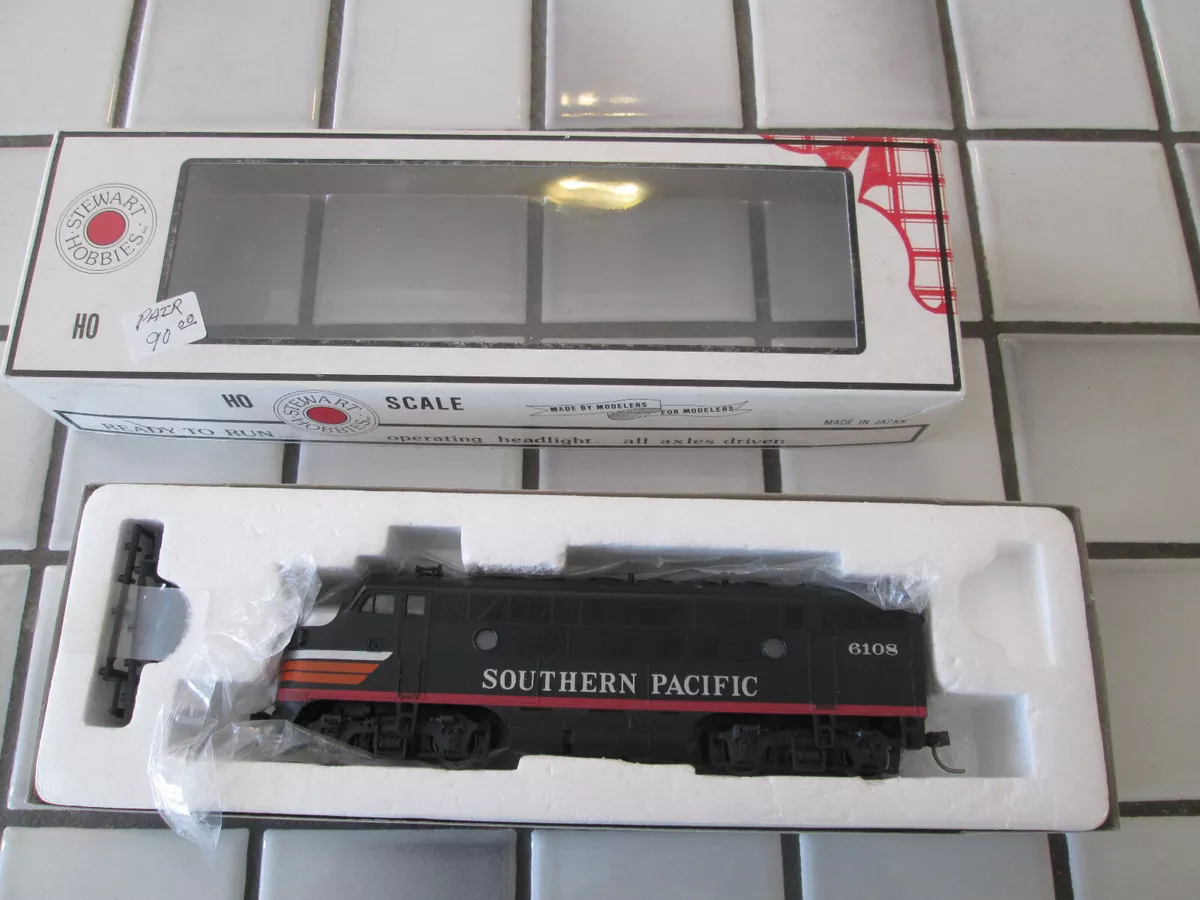 stewart hobbies/kato SOUTHERN PACIFIC BLACK WIDOW powered engine HO scale ////