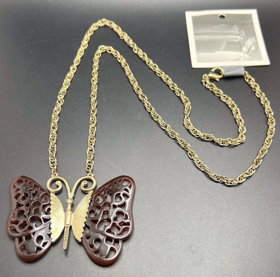 Collar colgante ANTHROPOLOGIE tono dorado/mariposa lucita nuevo con etiquetas Foto 2 de 4