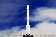 Dragon Models 1:400 Long March 2F Rocket CNSA