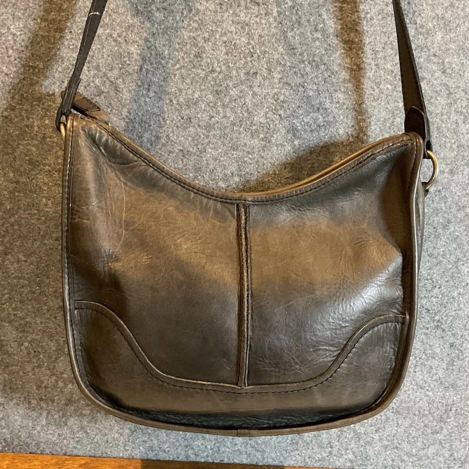Bolso Bandolera Frye Cara Cuero Genuino Sillín Cartera Gris Carbón Negro Anillos en D Foto 2 de 4