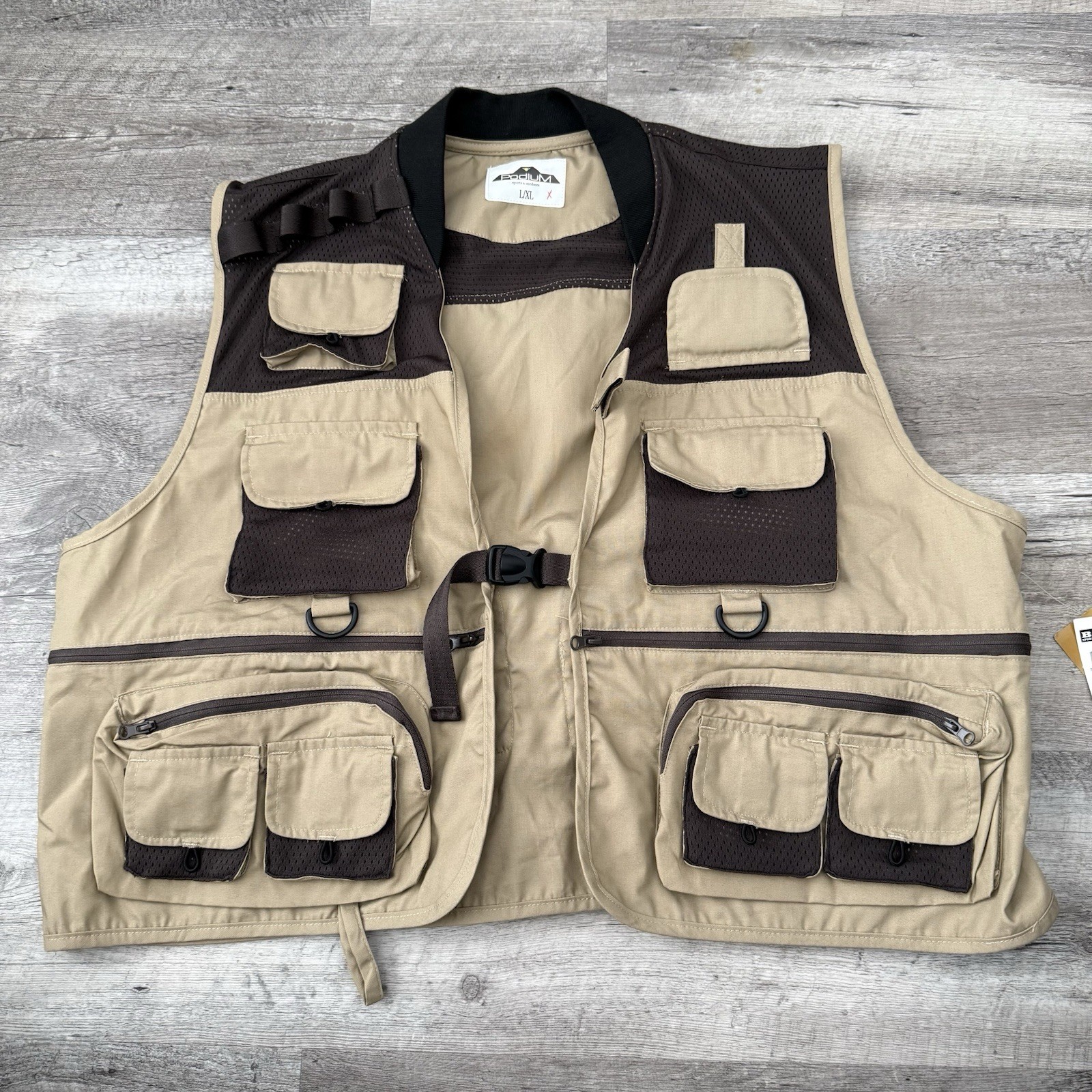 Podium Sports And Outdoors Fishing Vest Mens L/XL Pockets Zip Vented NEW