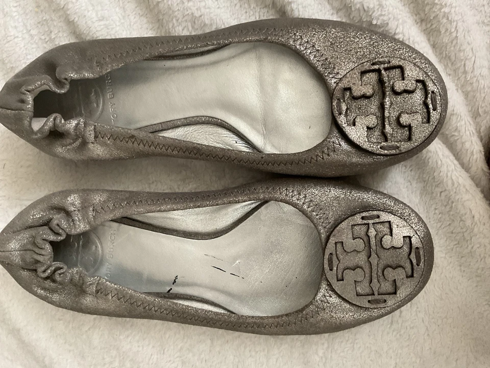 Tory Burch Reva Powder Suede Ballet Flats Bright Silver Size 7 - Image 4 of 4