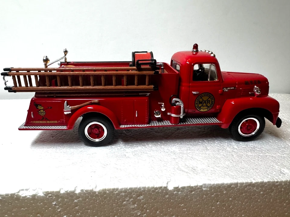 First Gear #19-0113 1957 International R-190 Fire Truck - Image 3 of 4