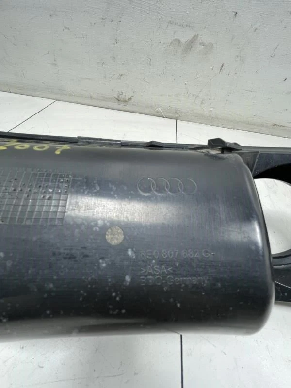 2007 AUDI A4 SEDAN FRONT RIGHT FOG LAMP TRIM OEM+ - Image 2 of 4