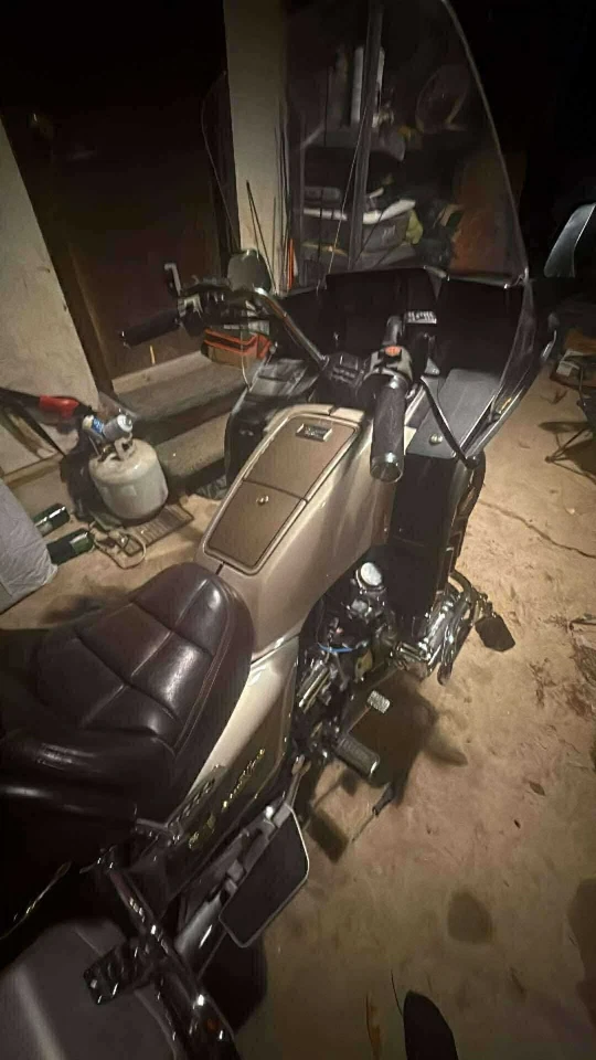 Honda GL1200 1985 Goldwing Foto 2 de 4