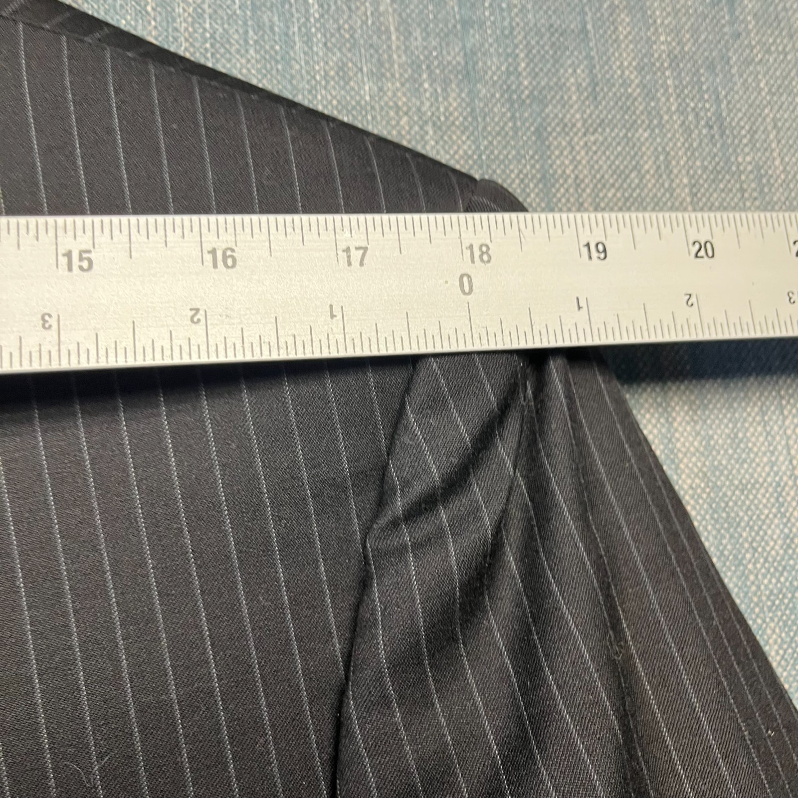 Lauren Ralph Lauren Men's Pinstripe Suit Size42R Black 2 Button Pleated 100%Wool thumbnail 4