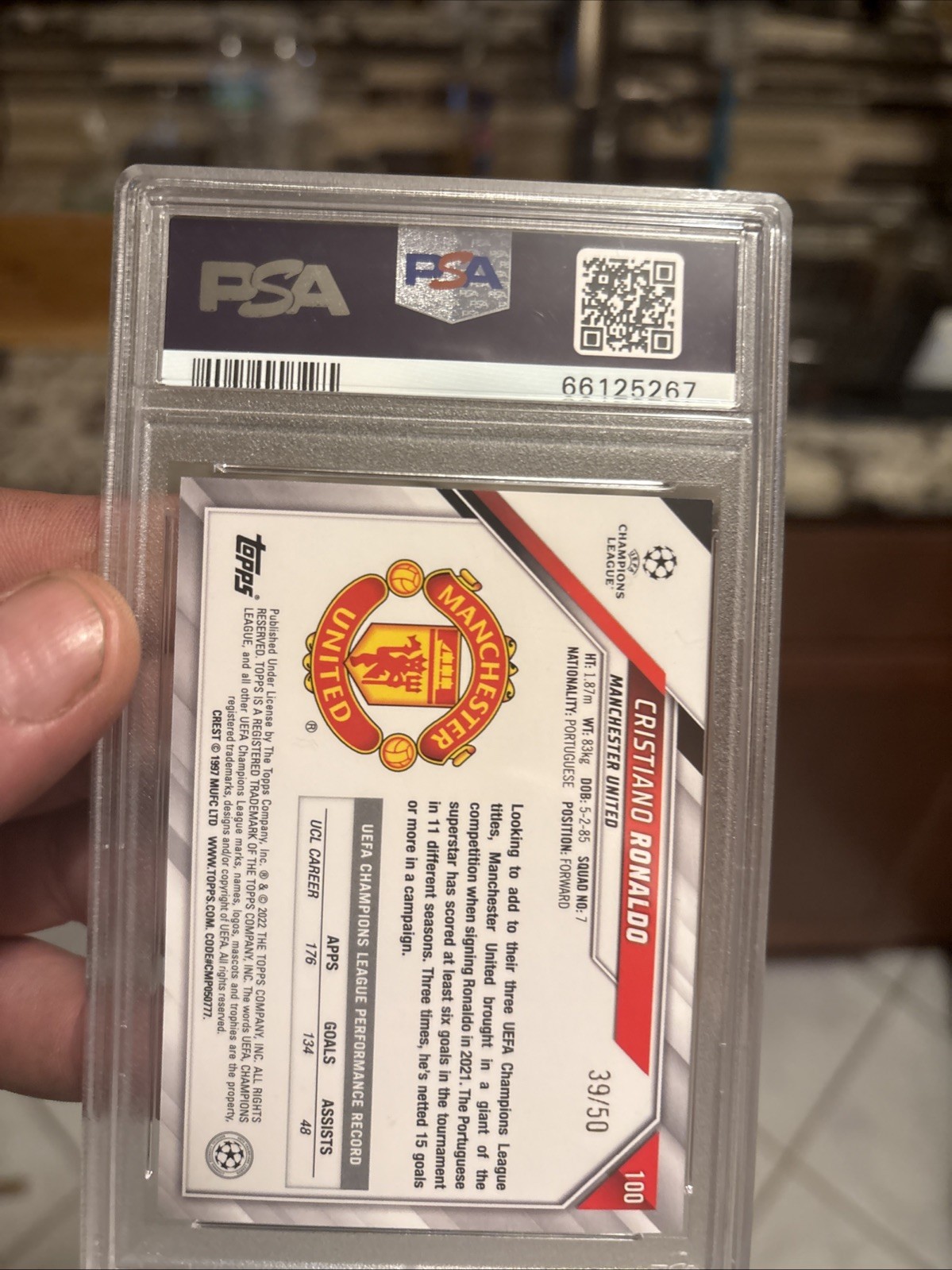 2021-22 Topps UCL Collection Jade Edition Cristiano Ronaldo #100 Yellow Jade /50 view 2