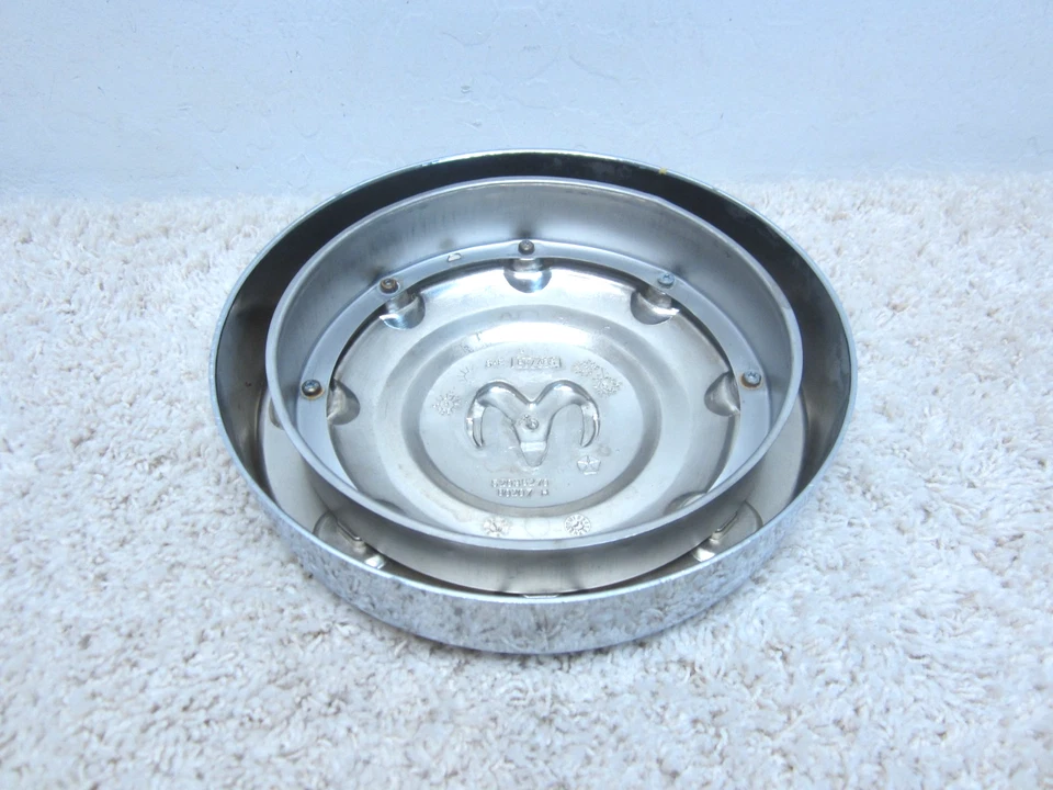 1994 - 2002 DODGE RAM 3500 OEM FRONT WHEEL CHROME CENTER CAP 52038270 #2I-8 - Image 2 of 2