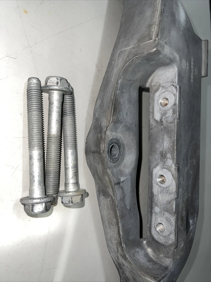 Soporte de montaje de motor GM Chevrolet Impala 2014-2018 13227756 #8 Foto 2 de 4