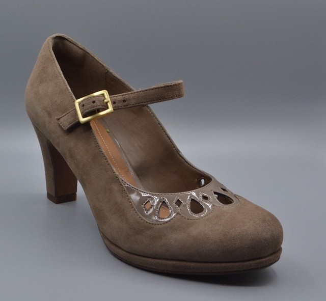 clarks chorus spirit shoes