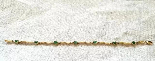 Brazalete de tenis único para mujer esmeralda simulada ovalada de 6 quilates enchapado en oro amarillo de 14 quilates Foto 4 de 4