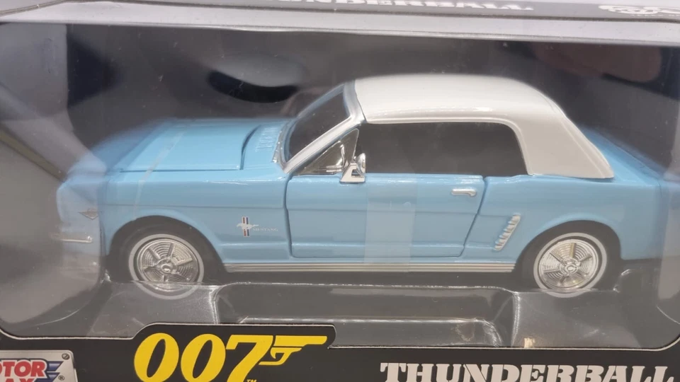 MOT9466 MotorMax 007 Thunderball James Bond Collection 1964 1/2 Ford Mustang - Immagine 2 di 2