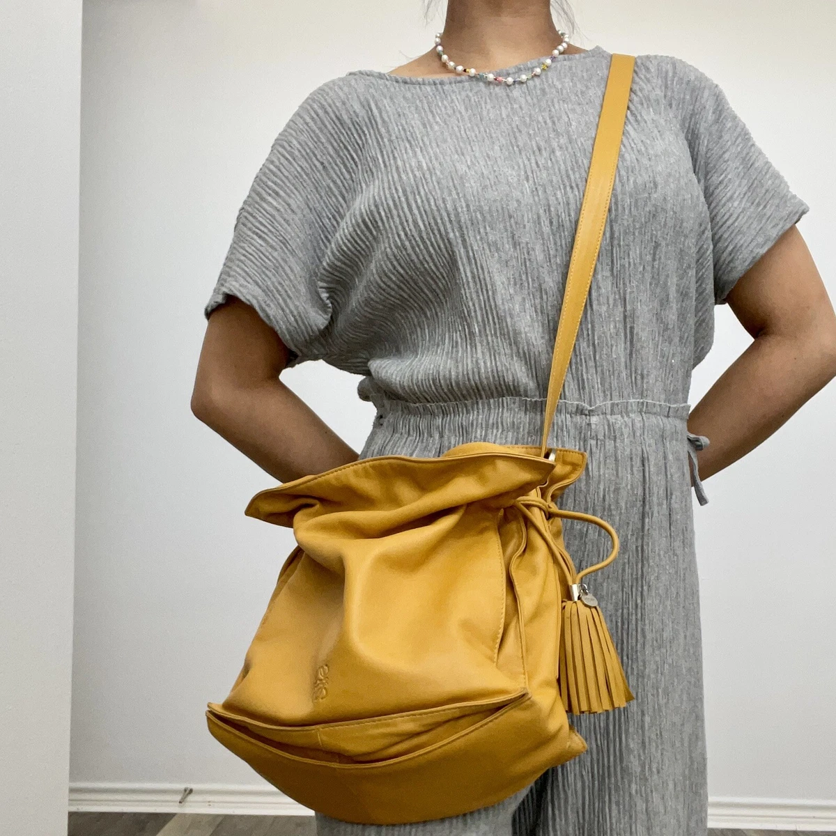 Bolso loewe online flamenco