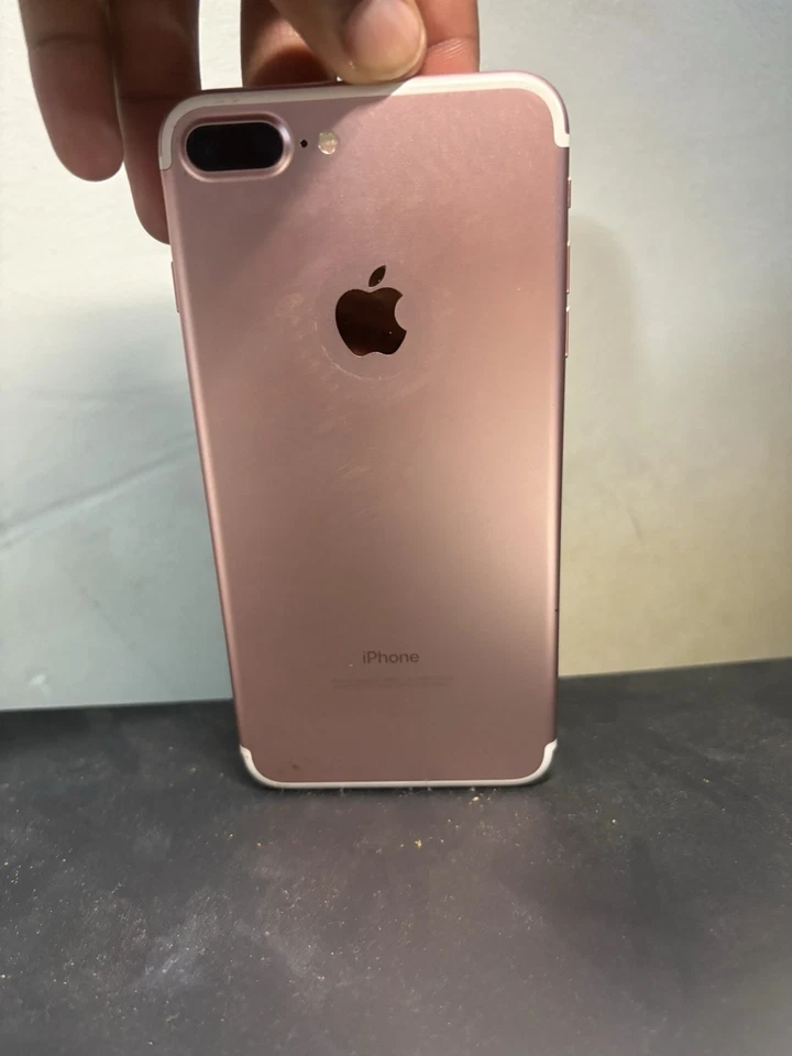 Apple iPhone 7 Plus 32GB Rose Gold Unlocked Smartphone Pre-owned - Image 2 of 4