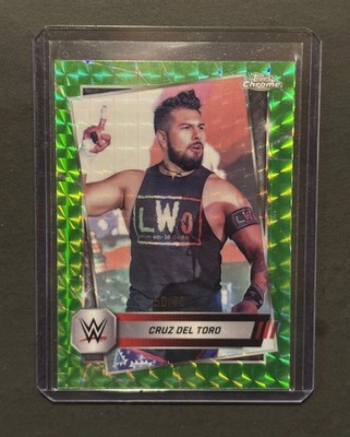 2025 Topps Chrome WWE - Cruz Del Toro #76 Neon Green Geometric Refractor /75