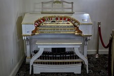 Wurlitzer Pipe Organ installed 1927 Capitol Theatre elegant performingarts